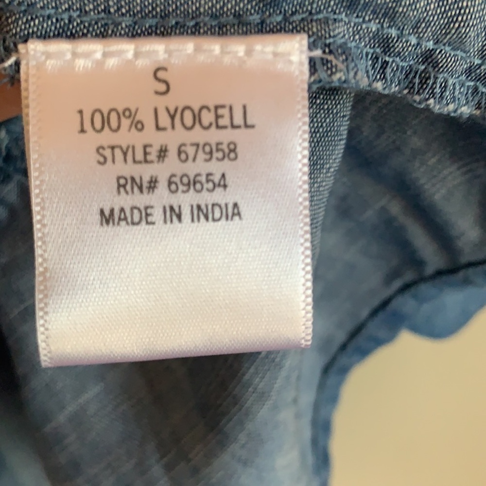 Blue Rain Chambray Peasant Top with Bell Sleeves and Peplum Hem size S - Picture 6 of 8